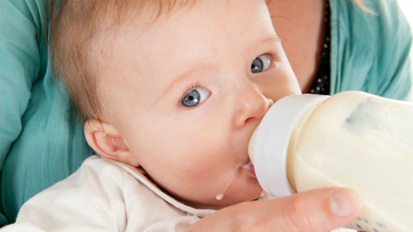 baby-milk-bottle-drink-feed-7679-1439283