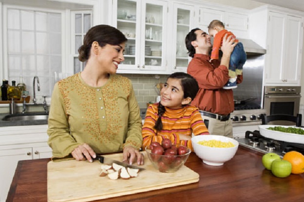 family-cooking-3649-1404723188.jpg