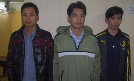 3 đối tượng hành hung lái xe cứu thương tại cổng bệnh viện Việt Đức bị bắt giữ khẩn cấp.