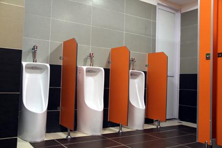 Hà Nội xây nhà vệ sinh công cộng nội thất trăm triệu