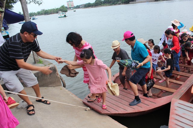 Du lịch đảo Cò bị du khách phàn nàn nàn về việc thu tiền bữa bãi, vô lý