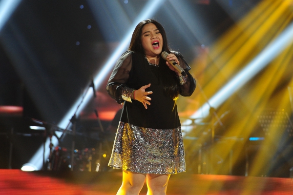 Sau tập đầu tiên The Voice 2015, Mỹ Tâm là huấn luyện viên dẫn đầu khi lôi kéo ba thí sinh vào đội của mình. Dù thừa nhận bản thân chỉ hát hay chứ nói không giỏi, Mỹ Tâm vẫn tự tin thuyết phục thí sinh bằng sự chân thành, dí dỏm cùng khả năng chặt chém thẳng tay. Trong phần thi của thí sinh Trần 