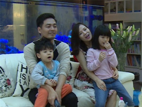 Vợ MC Phan Anh và các con