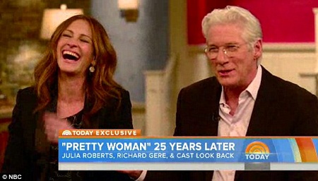 Julia Roberts và Richard Gere 25 năm sau khi xuất hiện trong “Người đàn bà đẹp”.