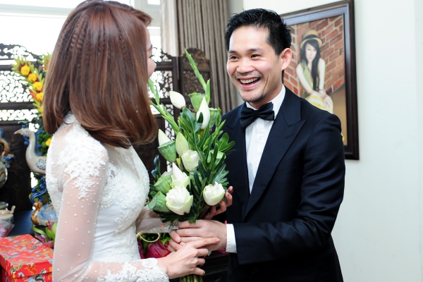 Chồng của Ngân Khánh là Việt kiều và định cư ở Hà Lan. Anh hoạt động trong lĩnh vực tài chính và vừa về TP HCM làm việc cách đây vài năm.