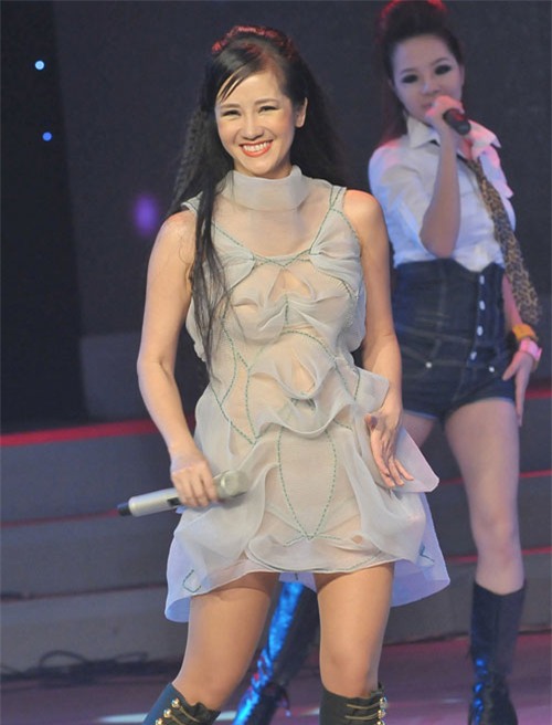 Áo xuyên thấu chịu chơi của diva Hồng Nhung - 13