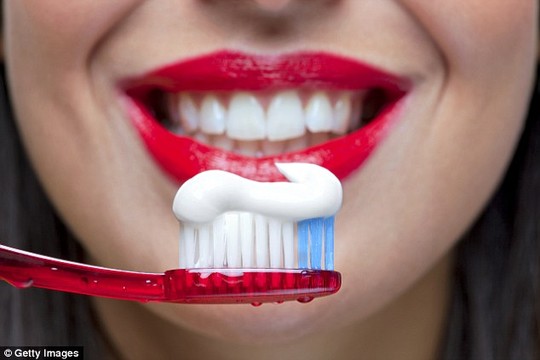 Những thành phần đáng sợ trong kem đánh răng