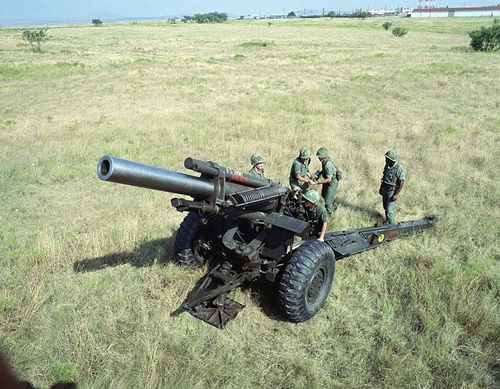 800px-USArmy-M114-howitzer-8423-14299606
