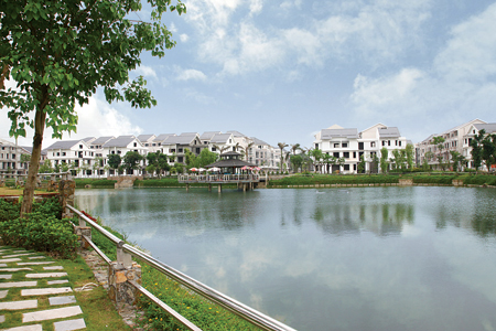 Khu biệt thự nằm cạnh hồ điều hòa rộng 10.000m2