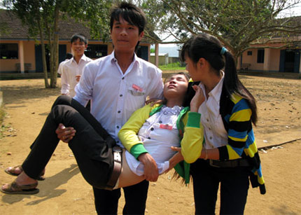 Dừng đèn đỏ quá lâu dưới nắng nóng, có thể chết người