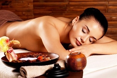 Bài mát-xa tự thực hiện để giảm sưng mặt