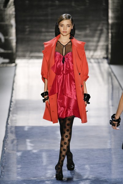 Miranda Kerr trình diễn trong show của Tracy Reese, năm Fall 2007