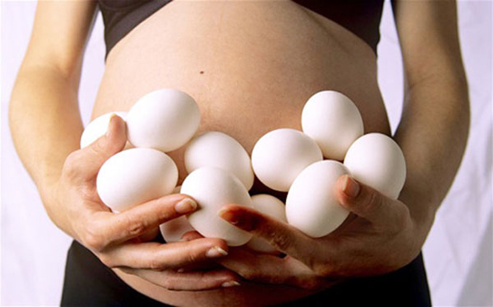 Bà đẻ không nên ăn quá nhiều trứng trong một ngày.