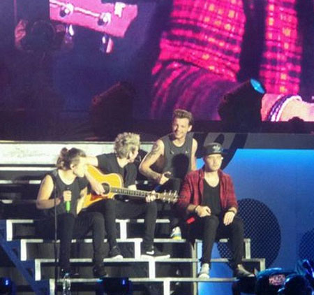 Tại sao Zayn Malik rời khỏi nhóm One Direction?