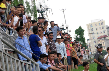 taxi-lao-xuong-song-07082015-4-8f282 taxi-lao-xuong-song-07082015-4-8f282
