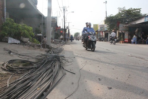 Trụ điện nổ lớn trong đêm, hàng chục hộ dân tháo chạy