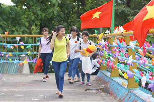 Ngắm cầu chong chóng đẹp ngỡ ngàng ở Hà Nội - 5