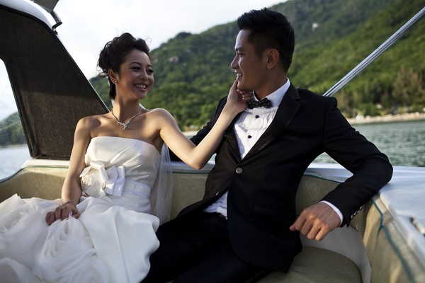 Những kiểu tình tay ba vừa thị phi vừa... hài hước của showbiz Việt 5