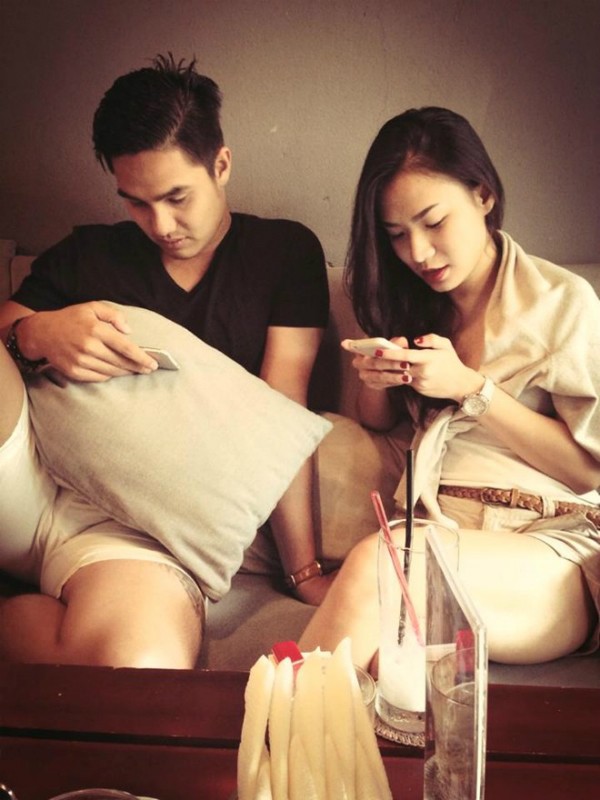 Những kiểu tình tay ba vừa thị phi vừa... hài hước của showbiz Việt 7 Những kiểu tình tay ba vừa thị phi vừa... hài hước của showbiz Việt 7