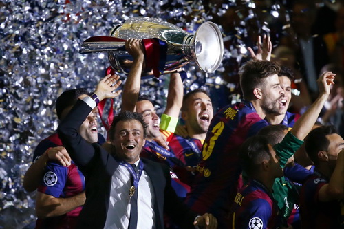 Xavi, Luis Enrique và chiếc cúp vô địch châu Âu của Barcelona Xavi, Luis Enrique và chiếc cúp vô địch châu Âu của Barcelona