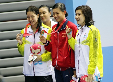 Số tiền thưởng của đoàn thể thao Việt Nam tại SEA Games 28 được coi là “khủng” nhất từ trước tới nay. Trong đó, Ánh Viên “ẵm” hơn 2 tỷ đồng.