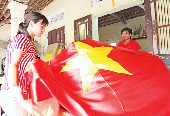 Vợ chồng anh Phục chị Duyên.