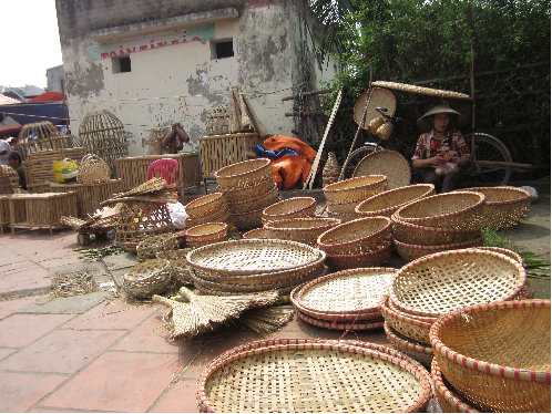 Tre vẫn gắn bó với con người Tre vẫn gắn bó với con người