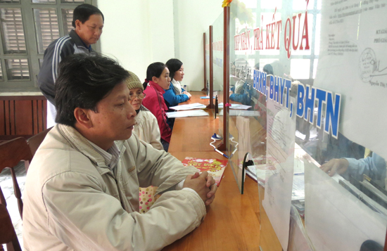 BHXH Việt Nam đã và đang đẩy mạnh đơn giản hóa TTHC để người dân tham gia BHXH, BHYT được thuận lợi, dễ dàng hơn