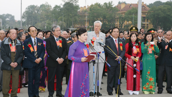 Bộ trưởng Bộ Y tế Nguyễn Thị Kim Tiến phát biểu tại Lễ báo công.