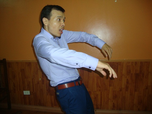 Hoàng Tùng miệt mài tập luyện.
