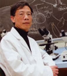 Giáo sư Zhuo Hua Pan