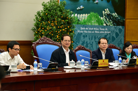 Thủ tướng Nguyễn Tấn Dũng và Phó Thủ tướng Vũ Đức Đam, Phó Thủ tướng Vũ Văn Ninh, Bộ trưởng Bộ Y tế Nguyễn Thị Kim Tiến tại phiên họp về bảo hiểm y tế Ảnh: Chinhphu.vn
