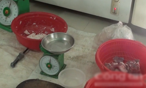 Một số nguyên liệu dùng để chế biến giò chả.