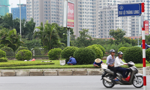 nhieu-tuyen-duong-ha-noi-ton-tien-ty-moi-thang-de-cat-co-tia-canh