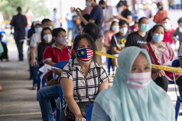 Các địa phương của Malaysia đã mở cửa trở lại từ ngày 11/10. Những người đã tiêm chủng đầy đủ vaccine ngừa COVID-19 sẽ được đi lại tự do trên khắp Malaysia tùy theo nhu cầu cá nhân