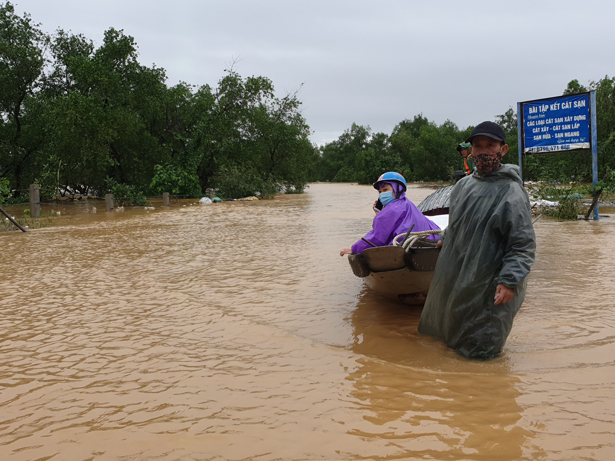 Vào &quot;rốn lũ&quot; Tân Ninh, Quảng Bình - Ảnh 3.