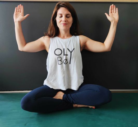 6 bài tập yoga, xoa bóp cho bệnh nhân ung thư vú - Ảnh 2.