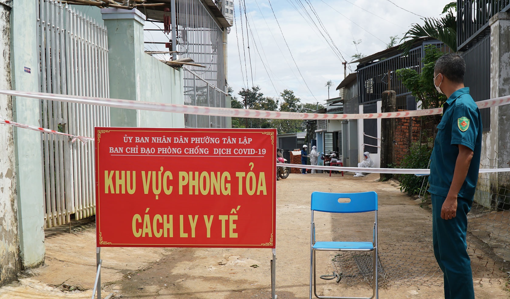 Đắk Lắk: Ca mắc COVID-19 cộng đồng nhiều, khẩn trương chống dịch - Ảnh 4. Đắk Lắk: Ca mắc COVID-19 cộng đồng nhiều, khẩn trương chống dịch - Ảnh 4.