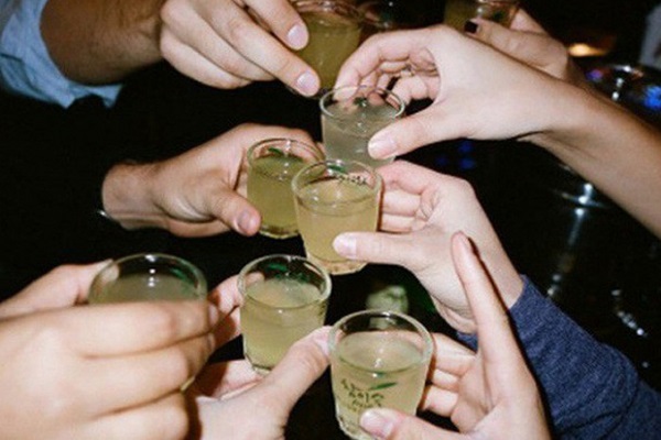 Uống rượu nhiều có nguy cơ nhồi máu cơ tim tăng gấp 2 lần