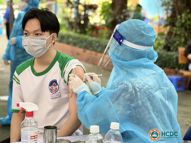 Việt Nam cán mốc tiêm chủng hơn 90 triệu liều vaccine phòng COVID-19   - Ảnh 1.