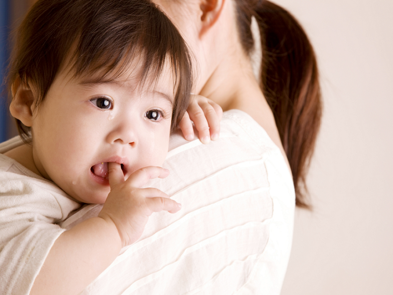 Giúp bé giảm ho, sổ mũi khi giao mùa, mưa lạnh - Ảnh 1.