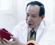 GS. Từ Giấy - Nhà truyền thông sức khỏe xuất chúng - Ảnh 1. GS. Từ Giấy - Nhà truyền thông sức khỏe xuất chúng - Ảnh 1.