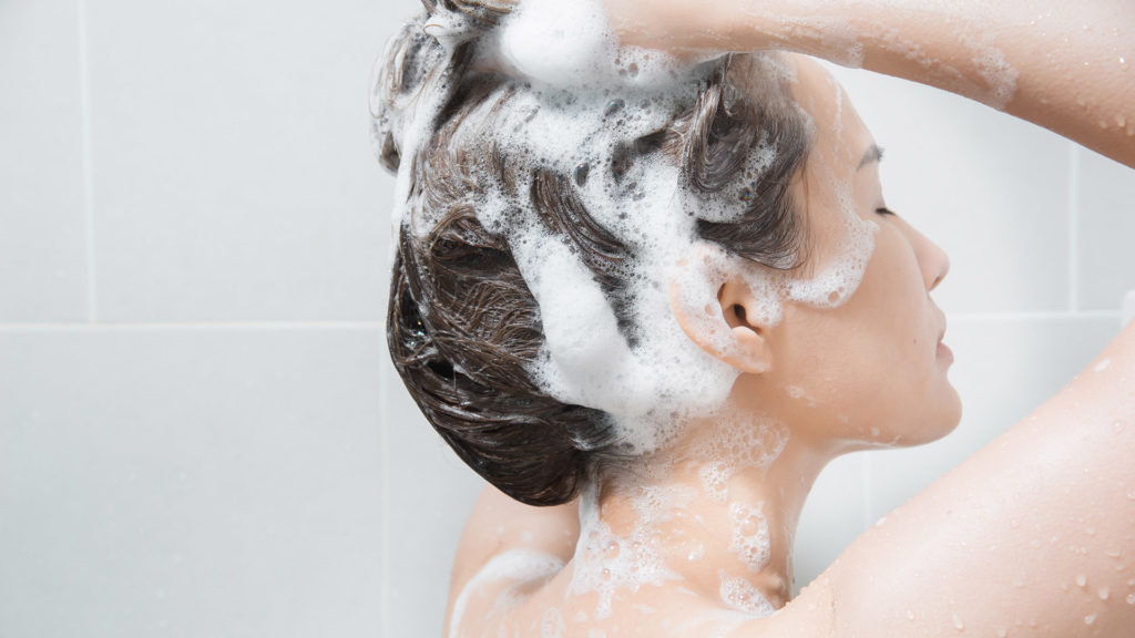 Các bí quyết chăm sóc tóc hiệu quả vào mùa đông lạnh giá