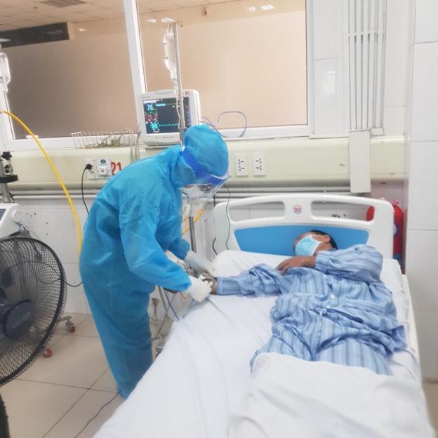 Sử dụng dexamethasone điều trị COVID-19: Dùng sai dễ gặp tai biến