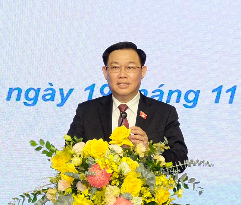 Chủ tịch Quốc hội, thăm chúc mừng và dự lễ khai giảng của Trường ĐH Y Hà Nội nhân Ngày Nhà giáo Việt Nam - Ảnh 1.