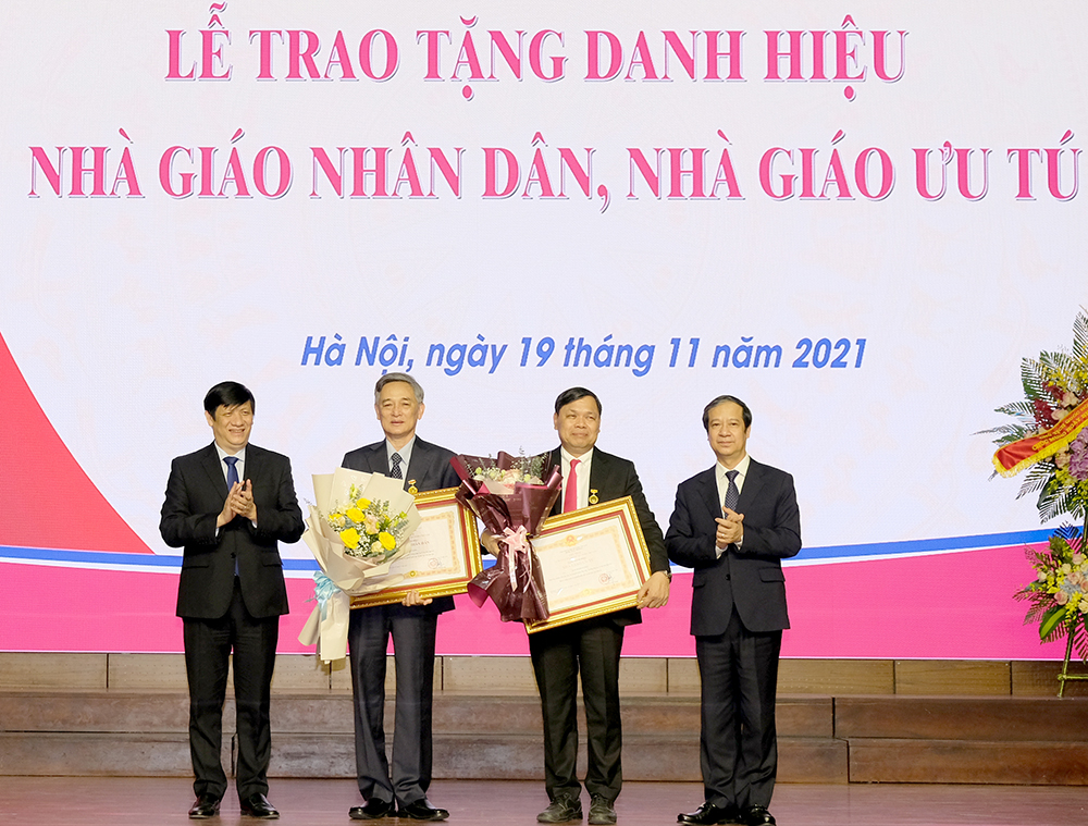 Chủ tịch Quốc hội, thăm chúc mừng và dự lễ khai giảng của Trường ĐH Y Hà Nội nhân Ngày Nhà giáo Việt Nam - Ảnh 6.