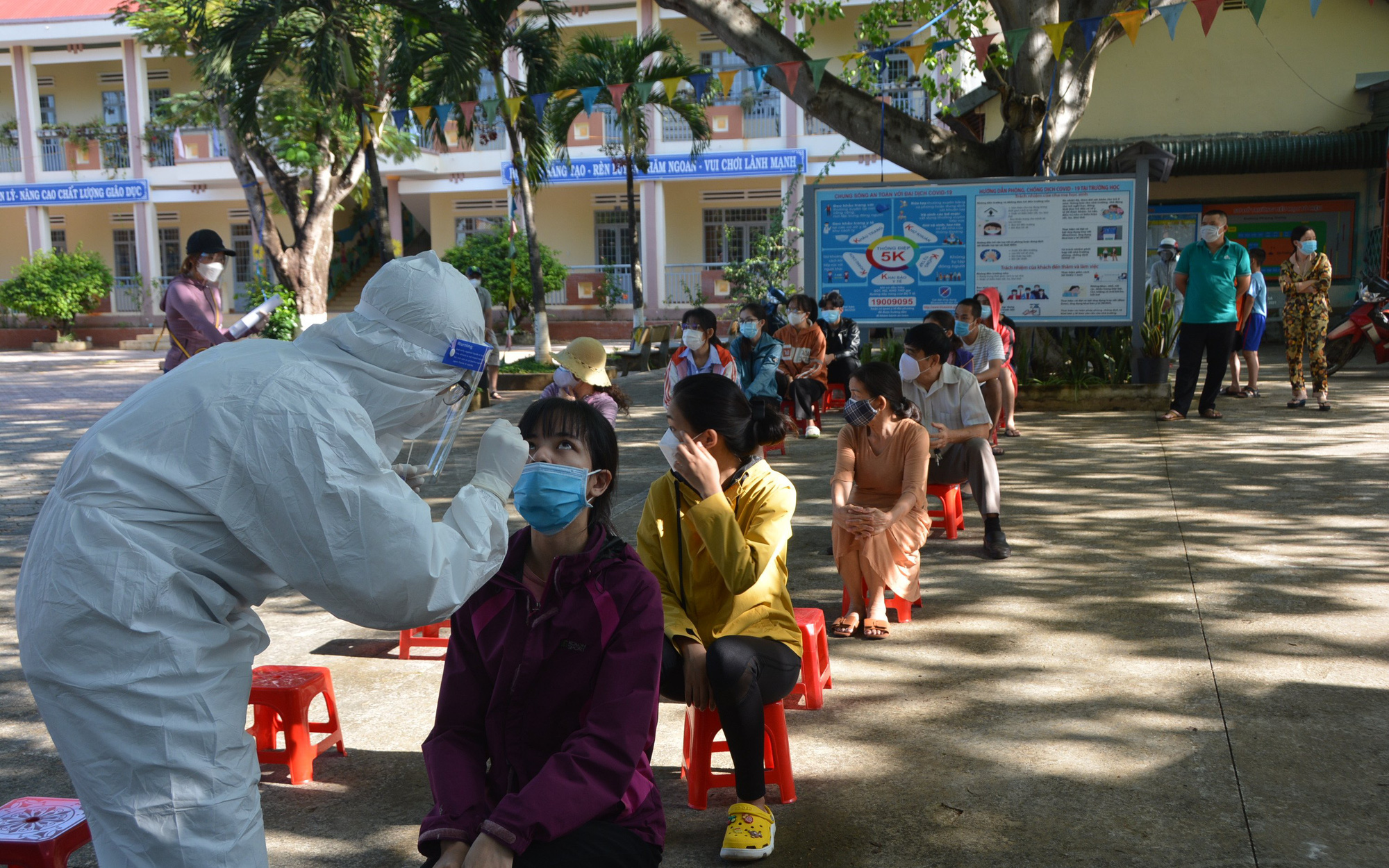 Tổ công tác của Bộ Y tế hỗ trợ Đắk Lắk sớm kiểm soát dịch COVID-19