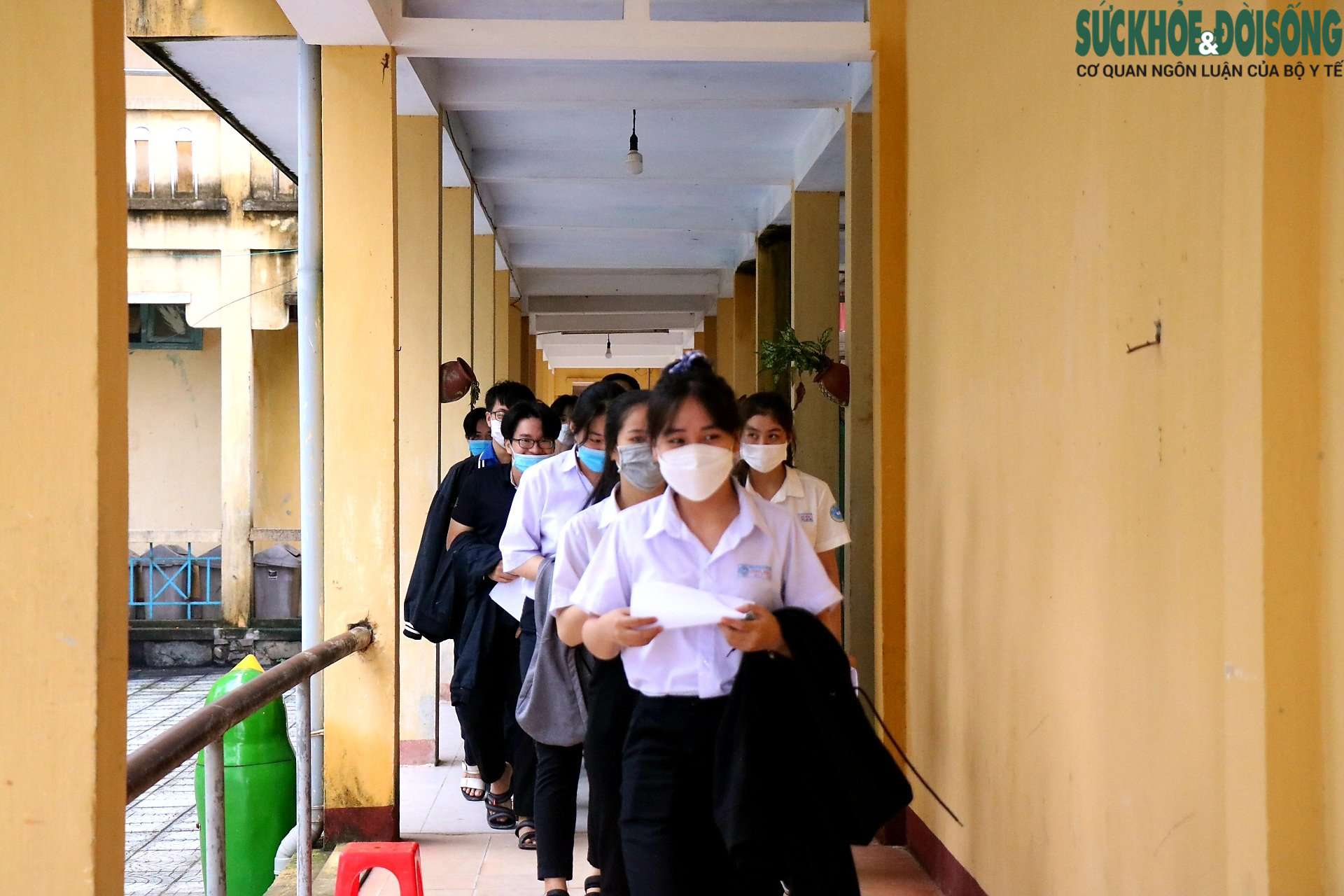 Thừa Thiên Huế triển khai tiêm vaccine phòng COVID-19 cho học sinh - Ảnh 1.