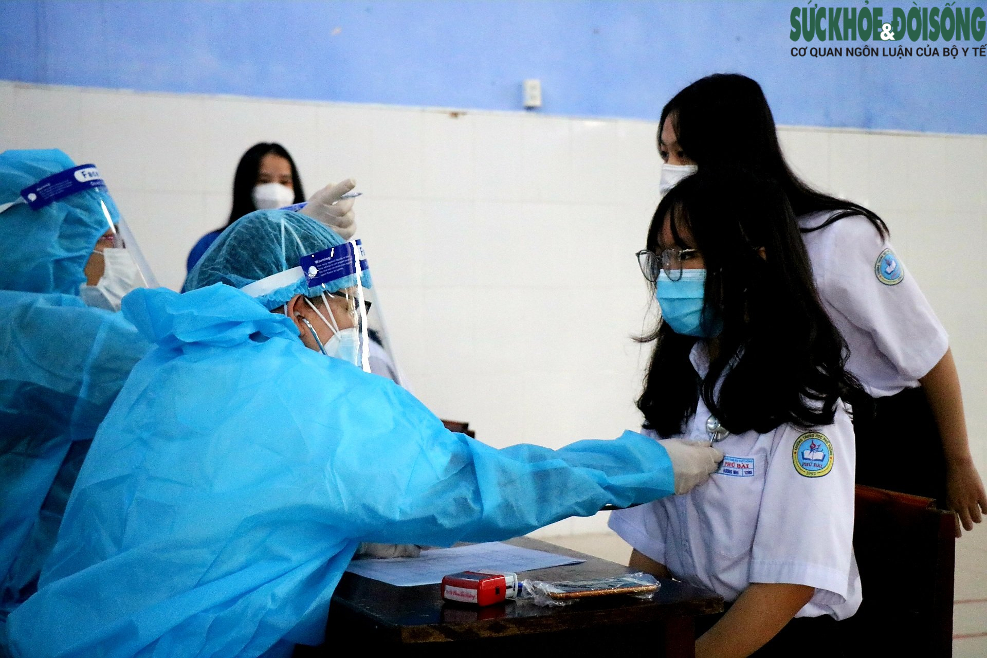Thừa Thiên Huế triển khai tiêm vaccine phòng COVID-19 cho học sinh - Ảnh 3.