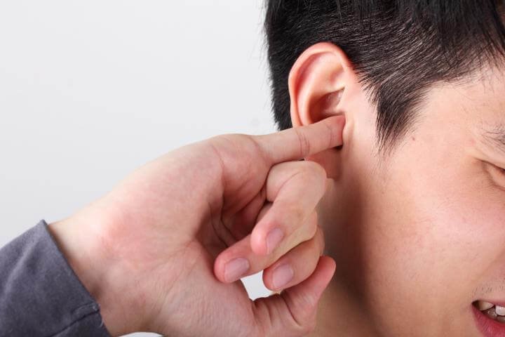 Viêm tai ngoài do nấm: Ai dễ mắc? Dấu hiệu và phương pháp điều trị - Ảnh 4.
